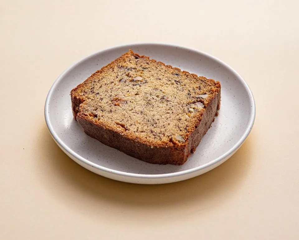 Felie de banana bread