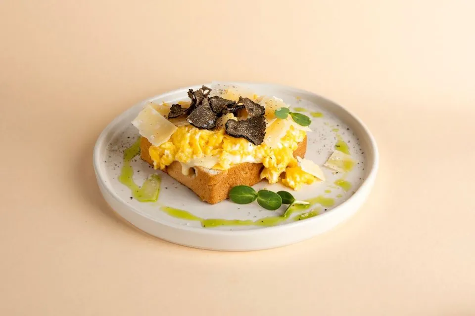 Truffle scrambled cu trufe rase